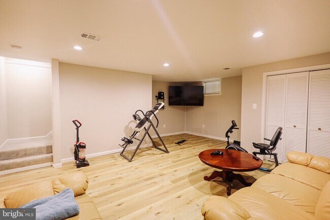 Foto del edificio - 7857 Parthian Ct