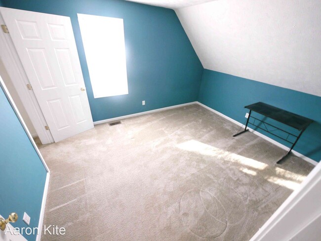 Building Photo - 3 br, 1.5 bath House - 1315 E Saginaw