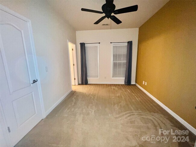 Building Photo - 17018 Summers Walk Blvd