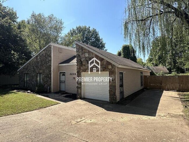 Foto del edificio - 3239 Drayton Woods Dr