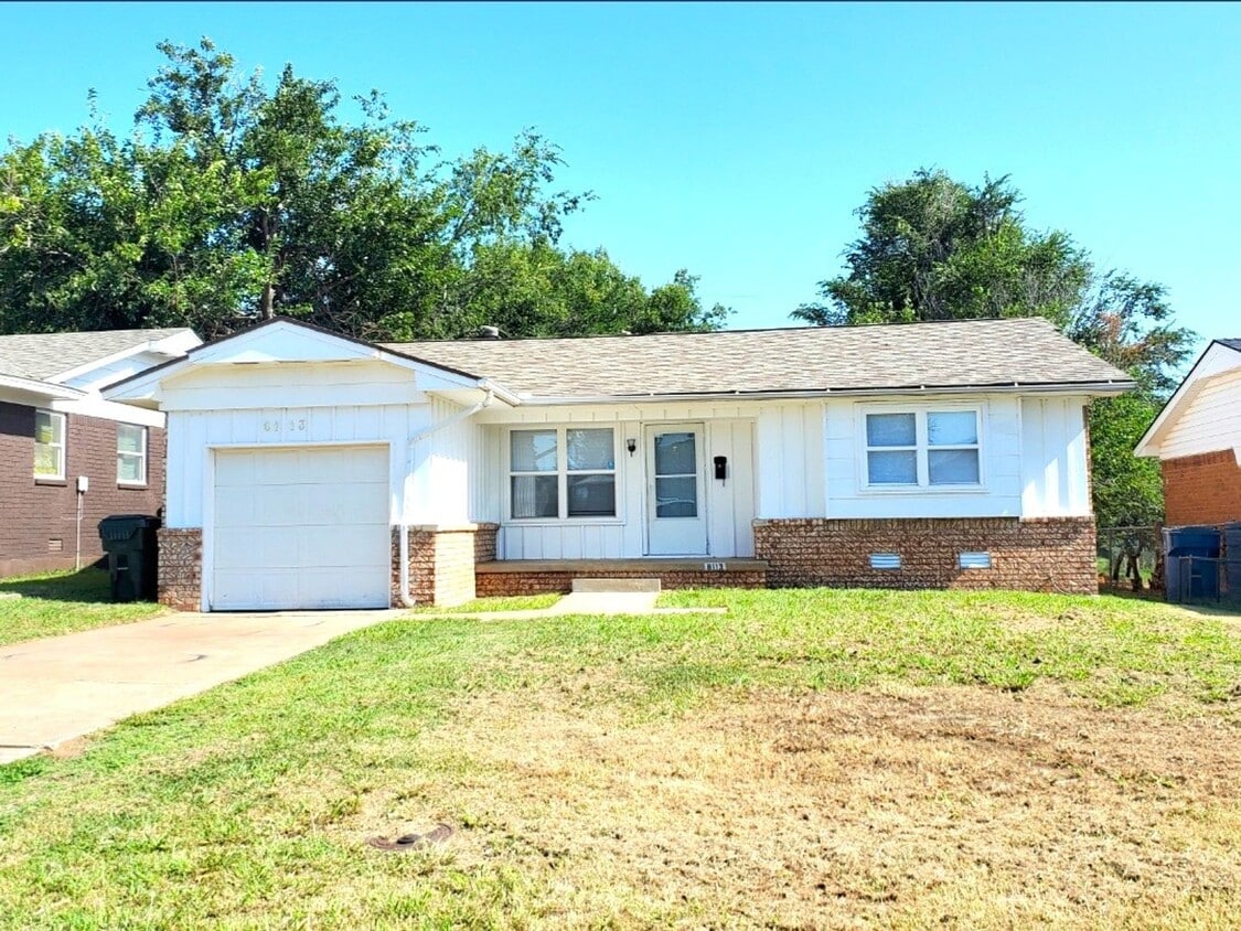 Primary Photo - 3 bed 1 bath in Midwest City