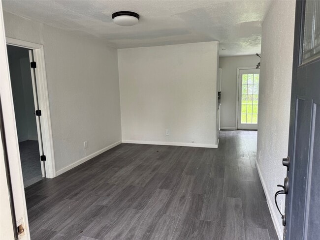 Foto del edificio - 4215 Botany Ln