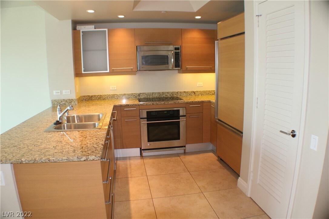 Foto principal - 222 Karen Ave