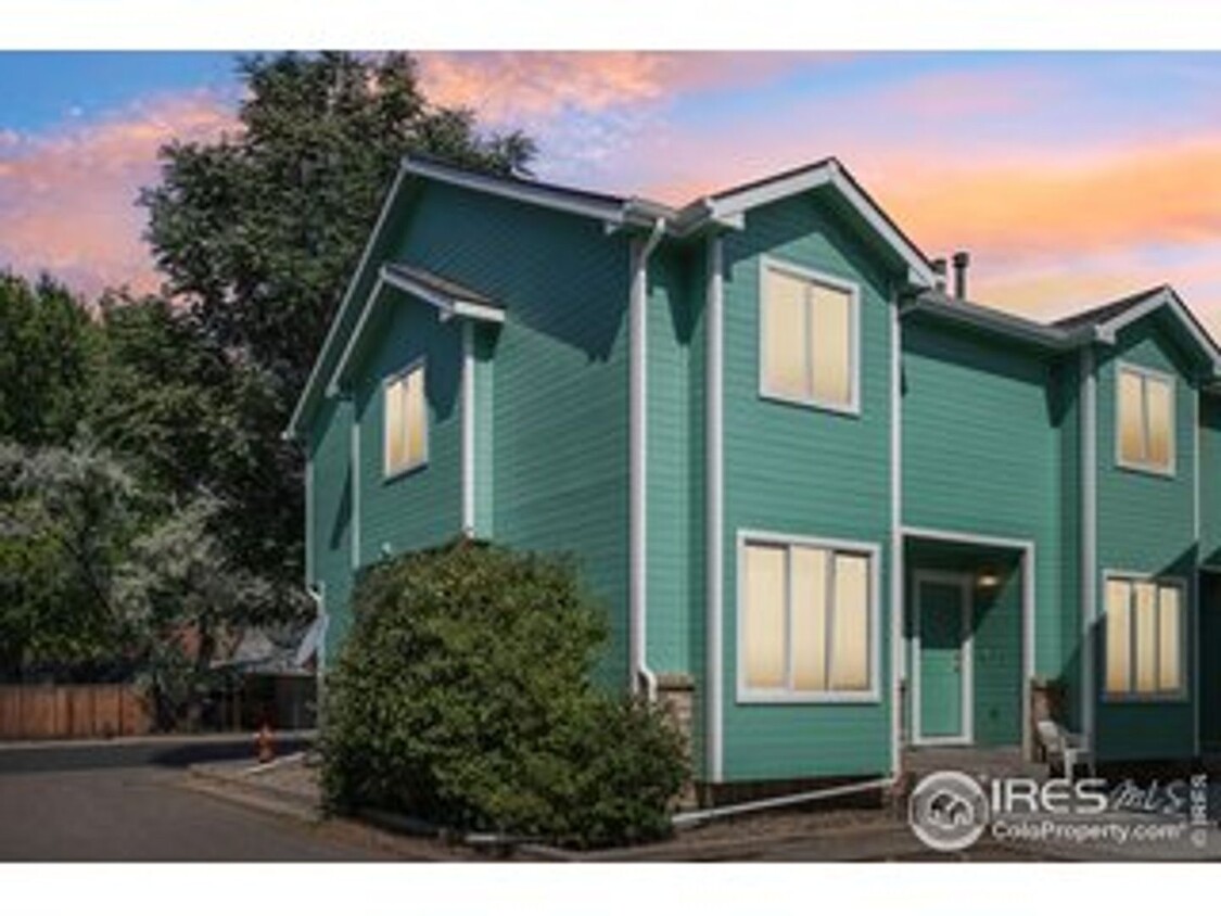 Primary Photo - 3 Bedroom Townhome in Loveland!