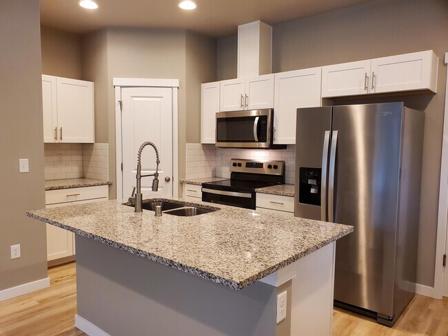 Foto del edificio - 1815 Karen Frazier Rd SE