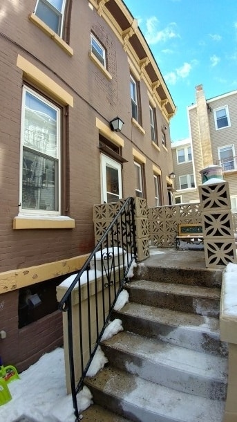 Building Photo - 347 Pavonia Ave