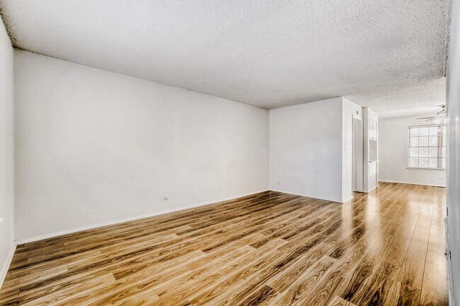 Foto del edificio - 2301 E Fremont Ave