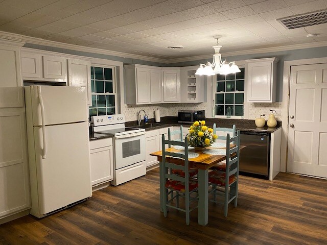 Cocina - 2404 Elm St