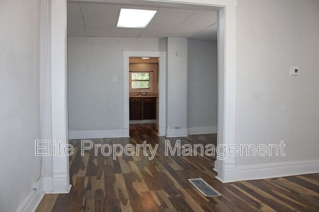 Foto del edificio - 1010 West St