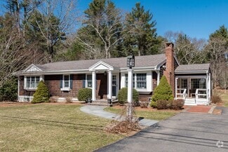 Building Photo - 114 Standish St