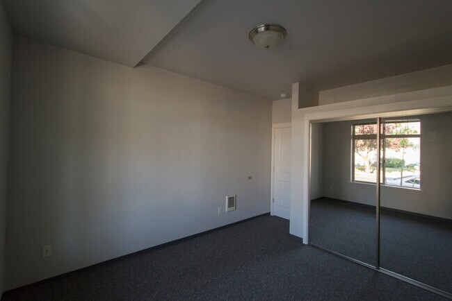 Foto del edificio - The Hood