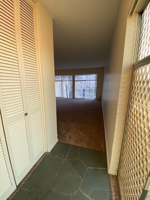 Foto del edificio - Beautiful 2 Bed 1 Bath Available Now