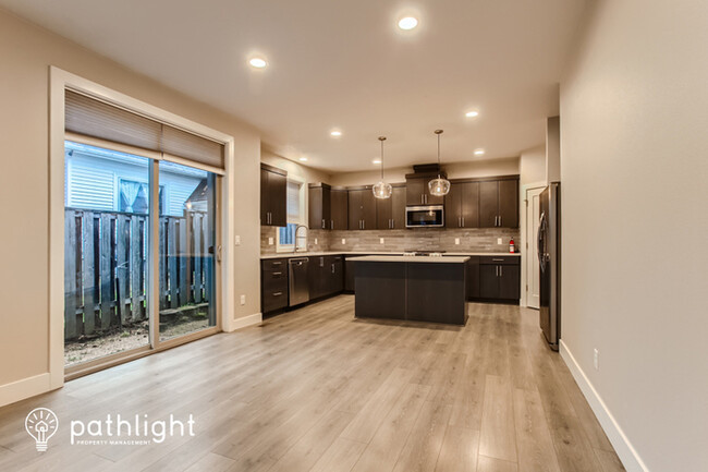 Foto del edificio - 951 Northwest Towle Avenue, Gresham, OR, 9...