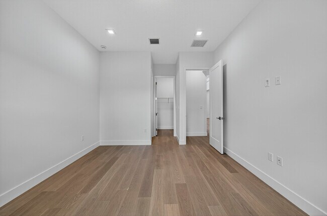 Building Photo - 9361 Sunflower Mdw Rd