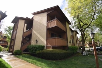 Building Photo - 6852 Countrywoods Cir
