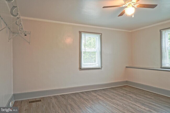 Foto del edificio - 925 Georgetown Rd