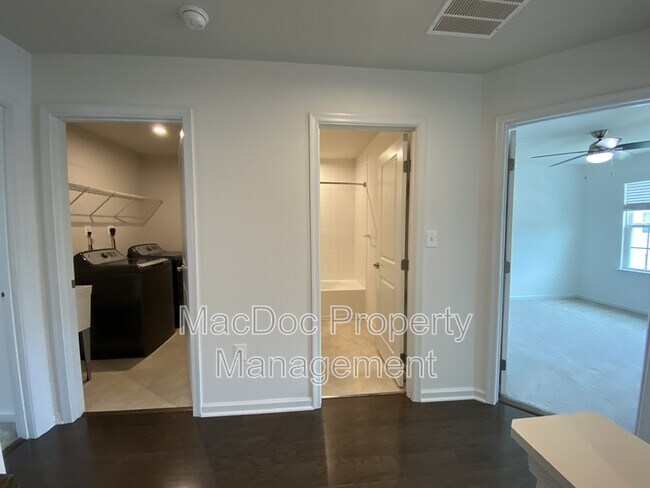 Foto del edificio - 2803 Wheatland Station Way