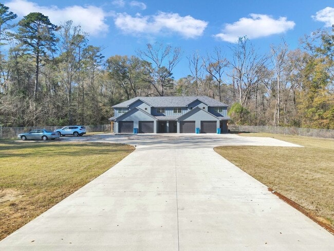 Building Photo - 11722 FM Rd 16