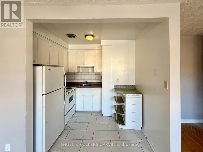 Building Photo - 150 Kerr St