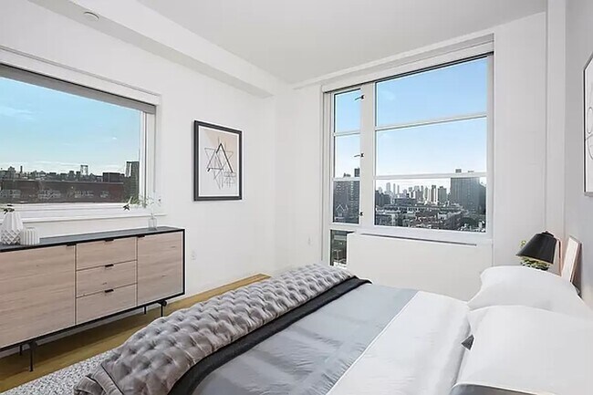 Foto del edificio - 331 E Houston St