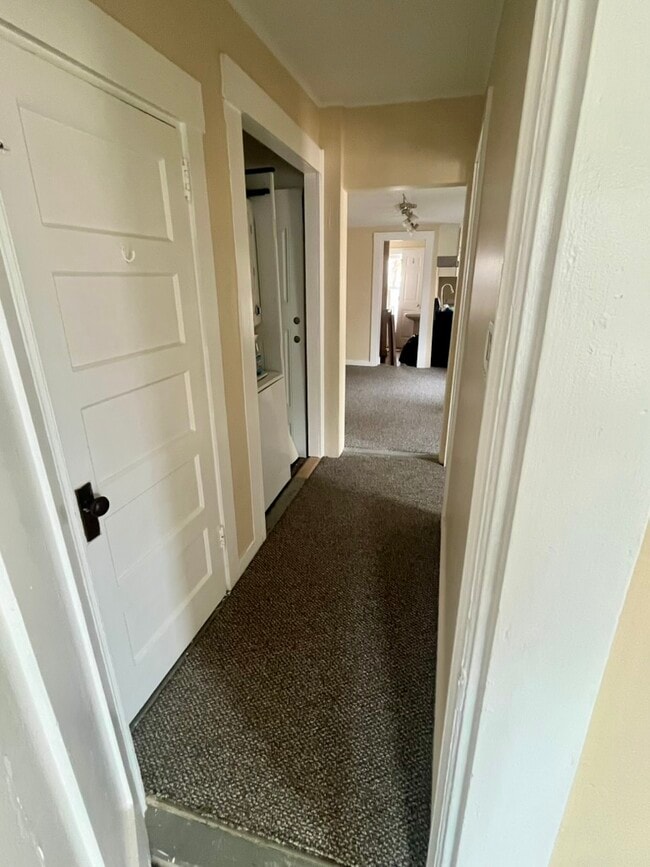 Salón privado con rincón de lavandería. - 29 Pine St