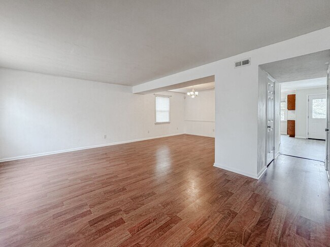 Foto del edificio - 3901 Quartz Ln