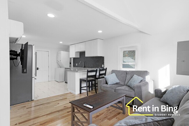 Foto del edificio - 38 Seminary Ave