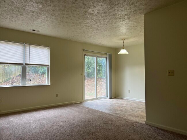 Foto del edificio - 322 Beacon Hill Dr