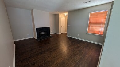 Building Photo - 184A Dorchester Manor Blvd