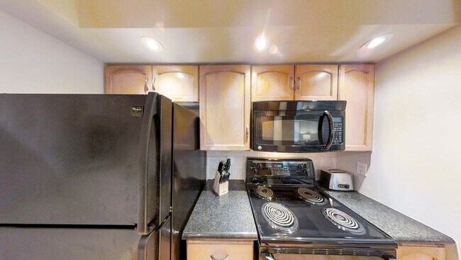 Building Photo - 270 Wellington St W