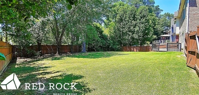 Building Photo - Beautiful 4 BR,  2.5 Bath Home in Oak Mountain School District Available Now