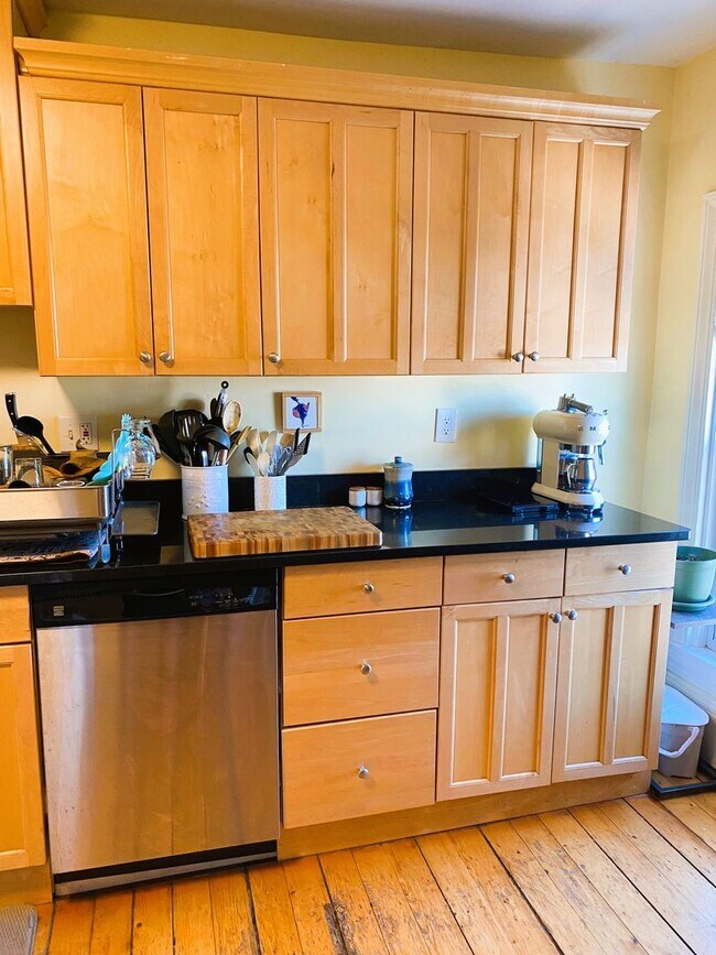 Foto del edificio - 74 Woodbine St