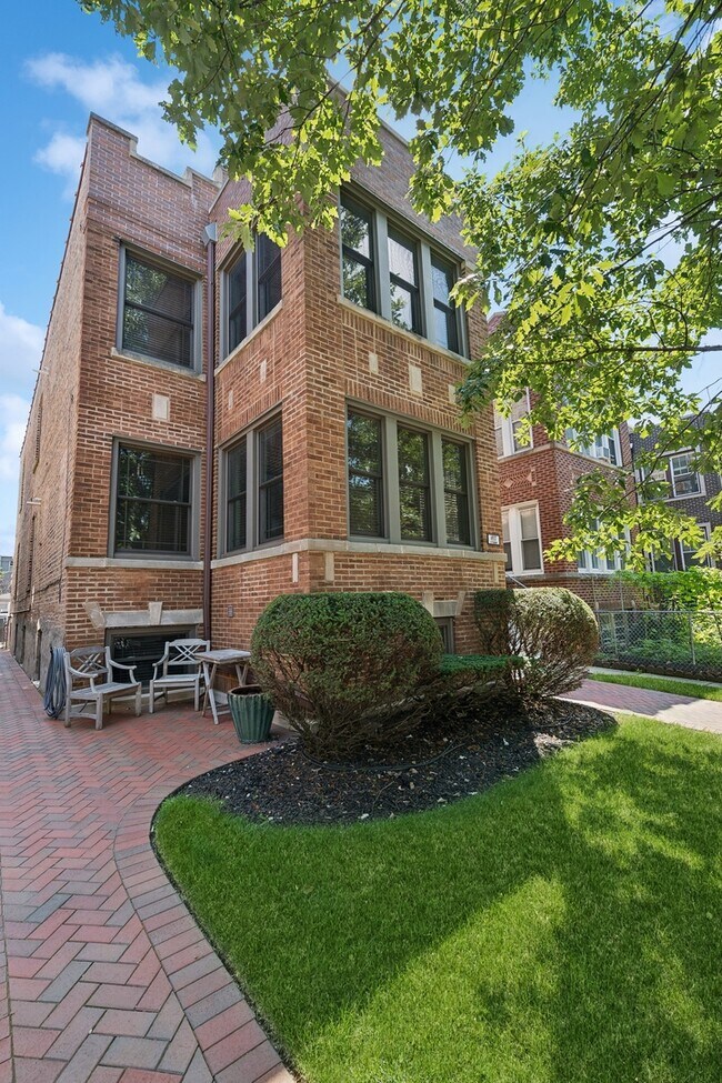 Foto del edificio - 4937 N Talman Ave