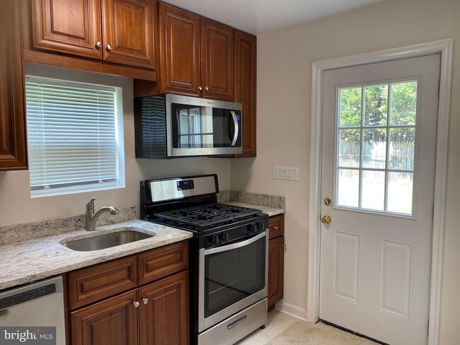 Building Photo - 2311 Henlopen Ave