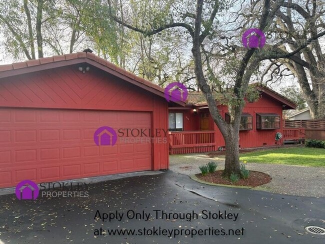 Photo - 958 Bannock Ct House