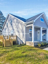 Building Photo - 112 W 21st Ave