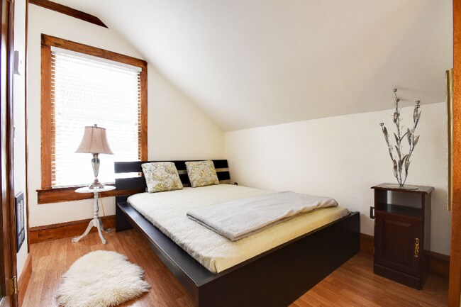 Foto del edificio - 2328 Hoyt Ave