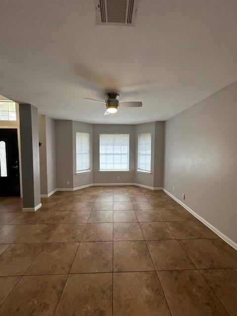 Foto del edificio - 1901 Overland Dr