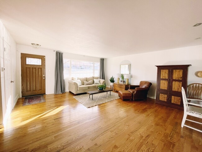 Building Photo - 132 Pierce Dr