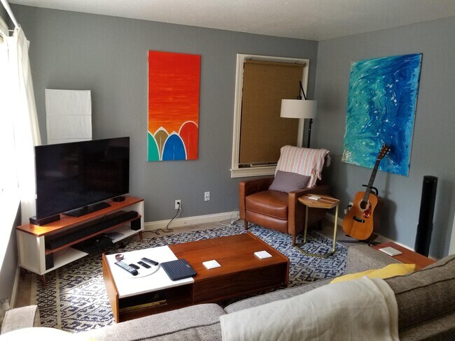 Foto del edificio - 708 W 8th St