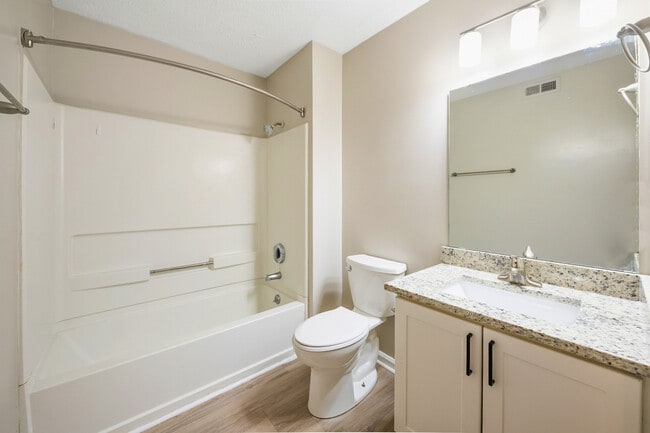 Building Photo - The Retreat at Concord Apartments