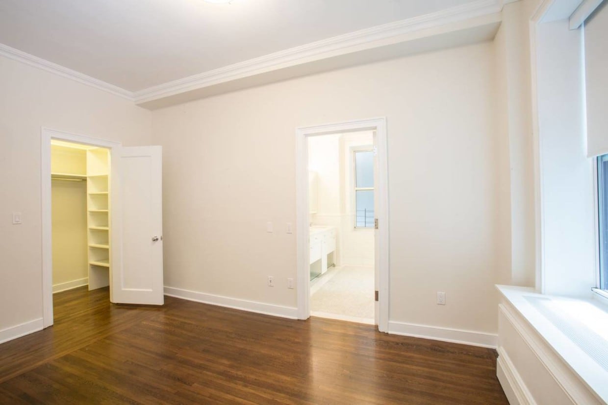 Primary Photo - 103 East 86th St
