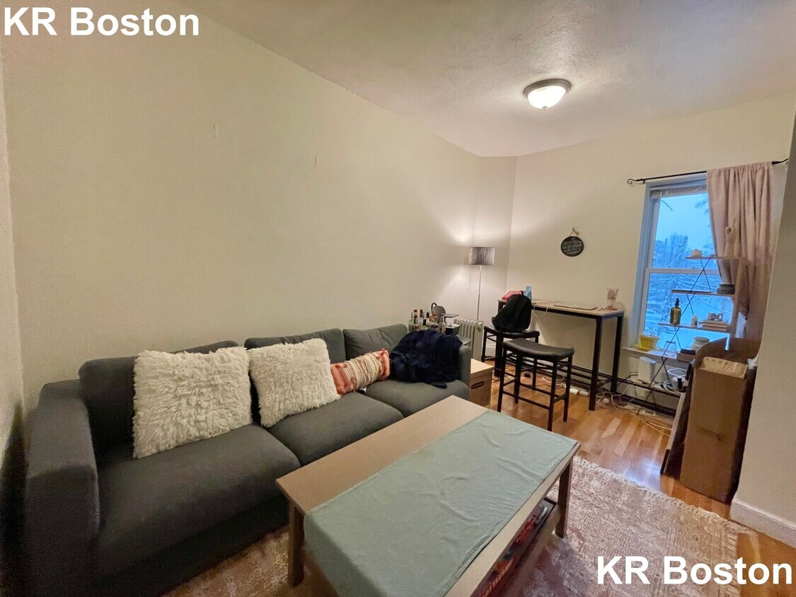 Primary Photo - 453 Massachusetts Ave