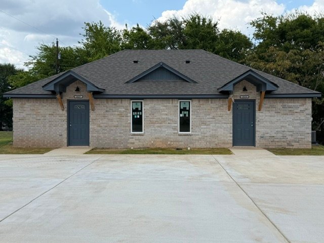 Building Photo - 2825 Sara St