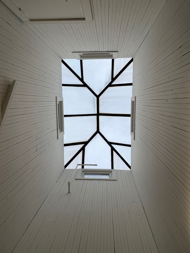 Building Photo - 118 N Main St