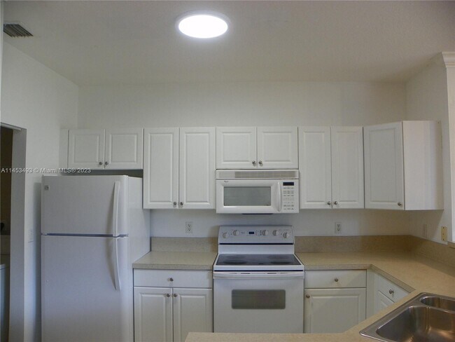 Foto del edificio - 4508 SW 160th Ave