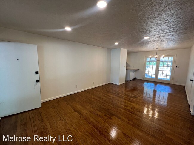 Foto del edificio - 3 br, 1.5 bath House - 10416 Ridgeview Drive