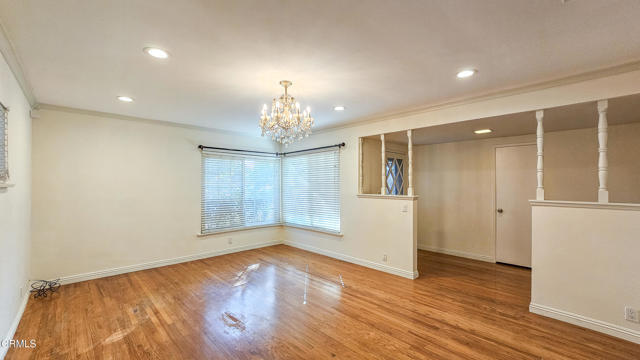 Foto del edificio - 303 E Las Flores Ave