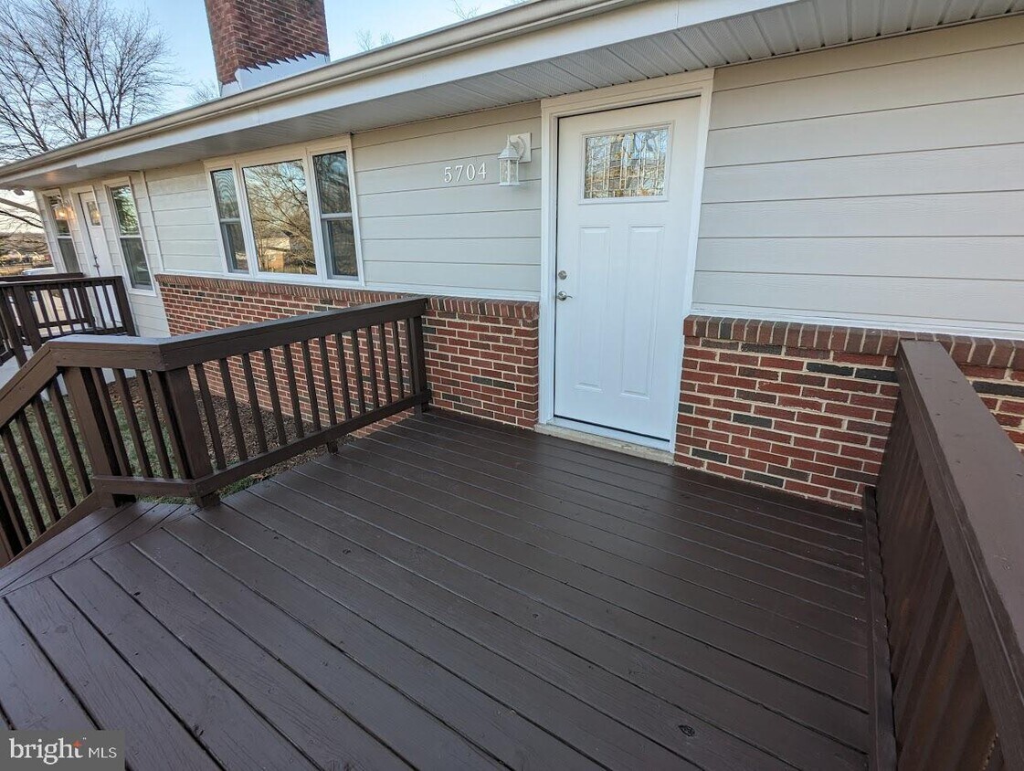 Foto principal - 5704 Artemus Rd