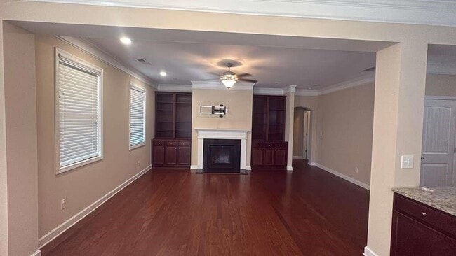 Building Photo - 4430 Sanderling St